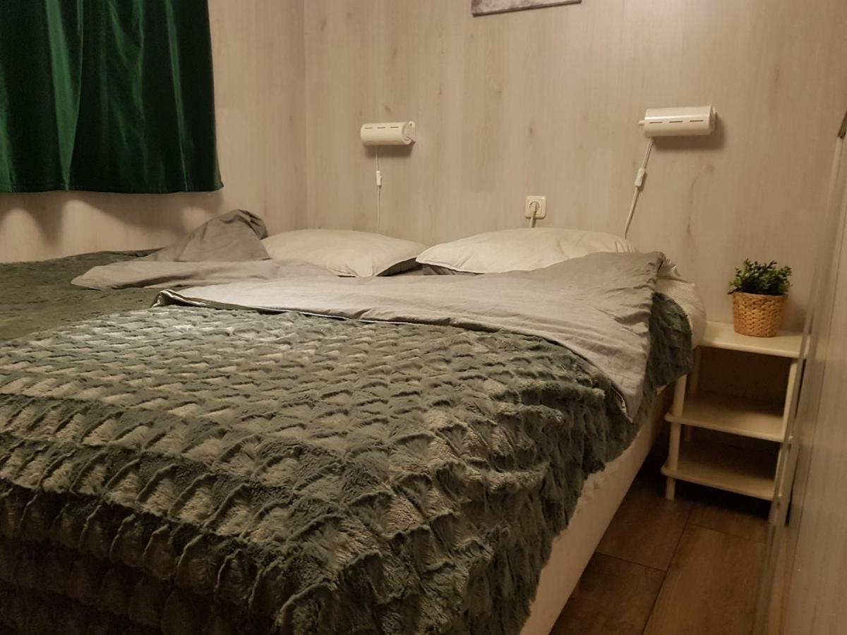 Chalet 2 Pers Met Hottub - Aan De Bosrand - Ijsselmeer - Gaasterland - Bos Rijs Zewnętrze zdjęcie